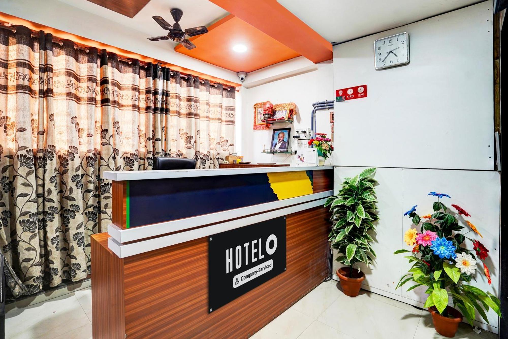 Super Hotel O Geeta Mandir Formerly Hotel Green Park Ahmedabad Esterno foto