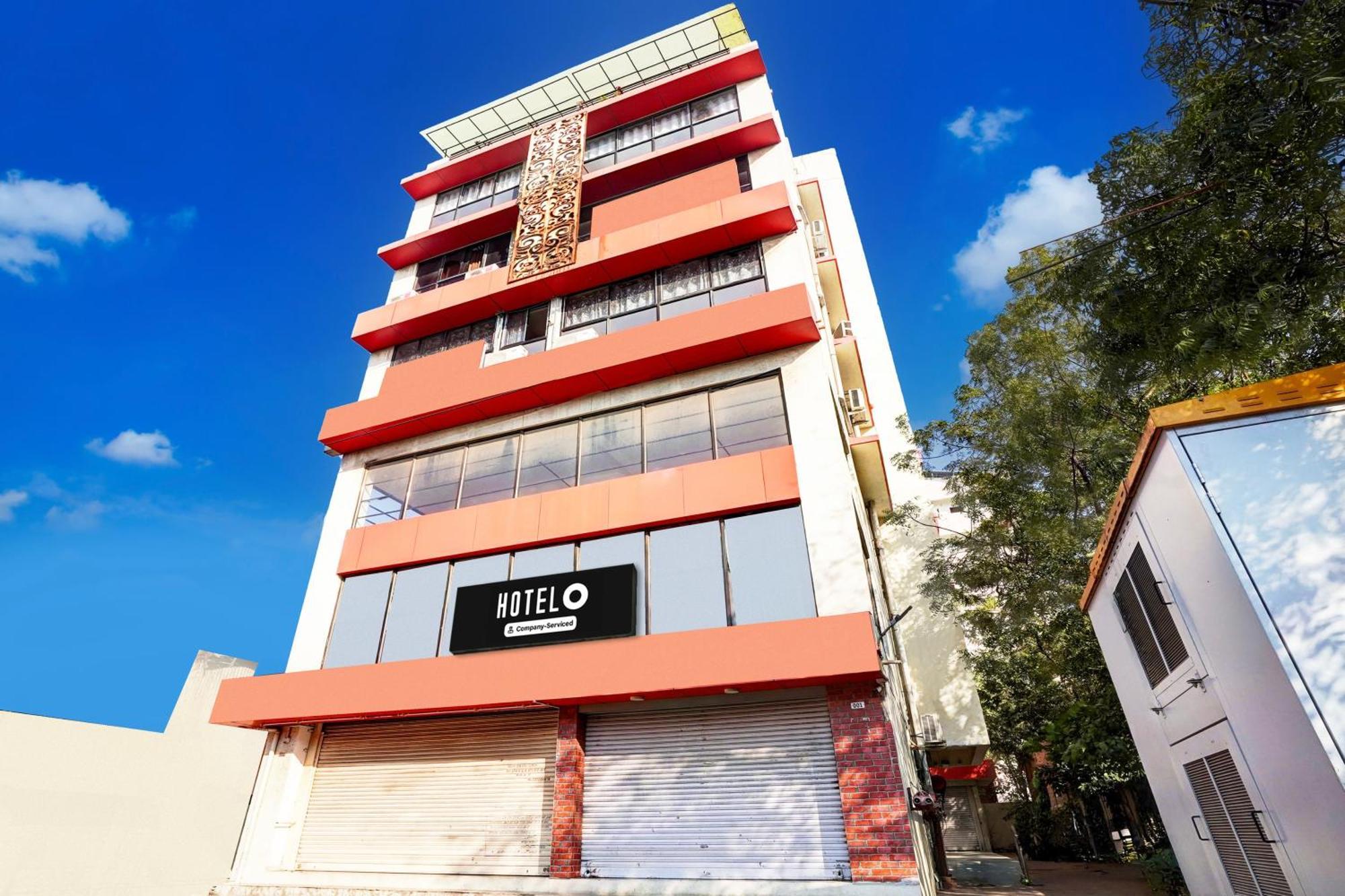 Super Hotel O Geeta Mandir Formerly Hotel Green Park Ahmedabad Esterno foto