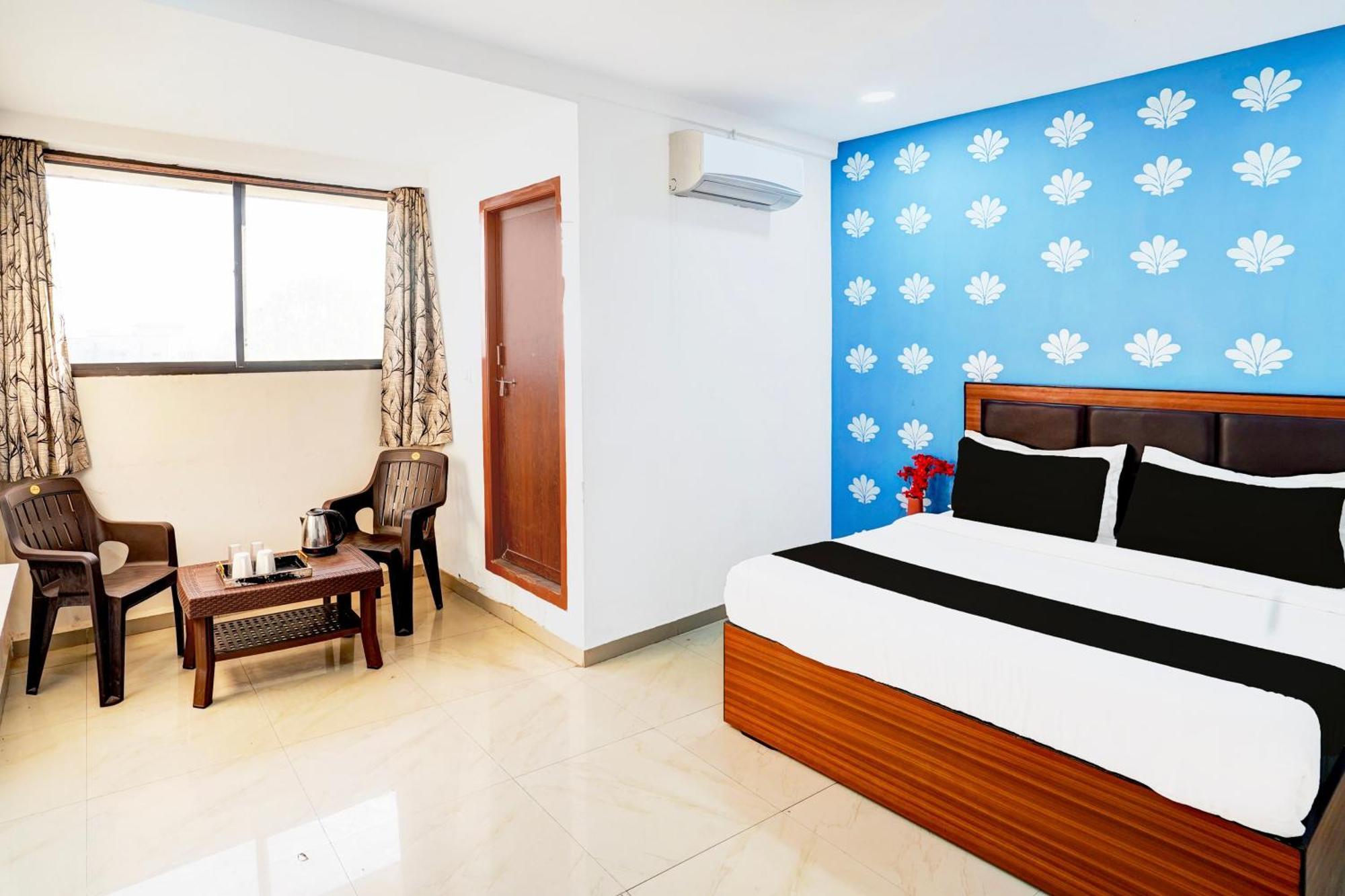 Super Hotel O Geeta Mandir Formerly Hotel Green Park Ahmedabad Esterno foto